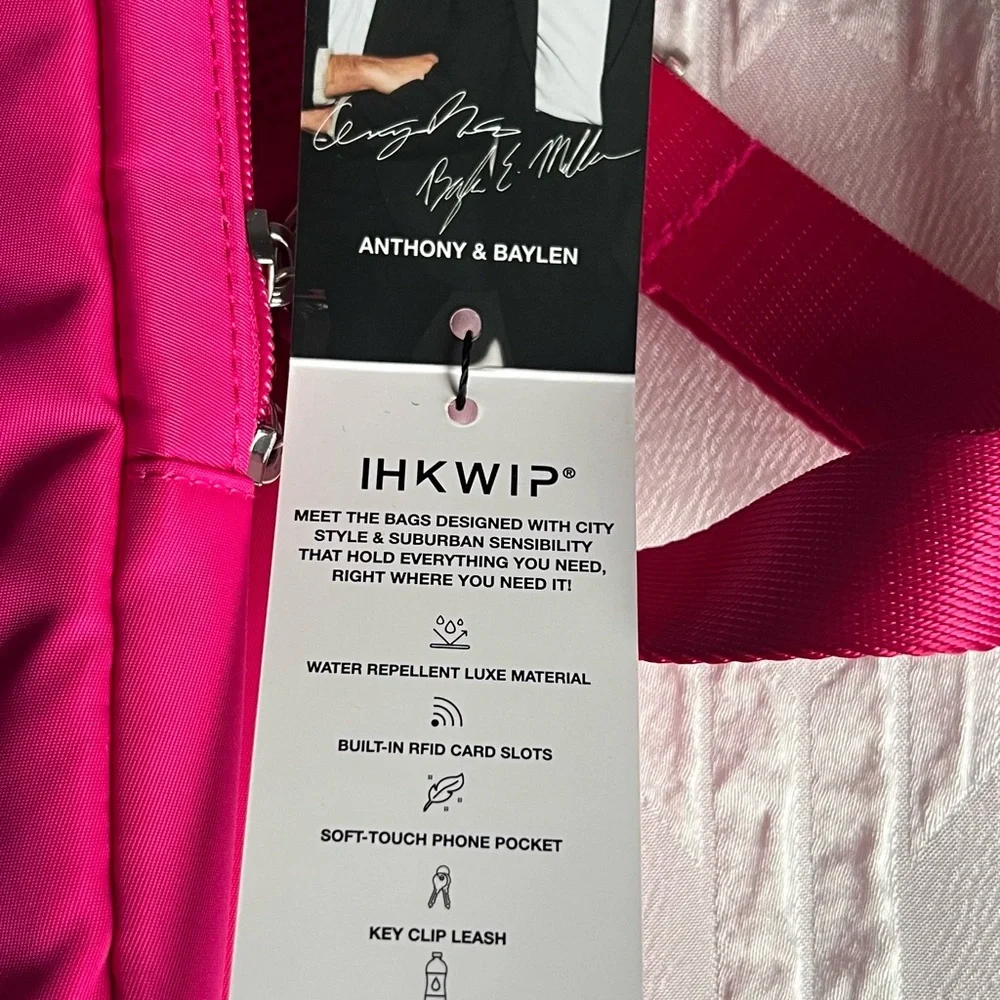 IHKWIP Take a Sip Insulated Water Bottle Caddy Crossbody -color: ruby berry. NWT - Picture 13 of 14